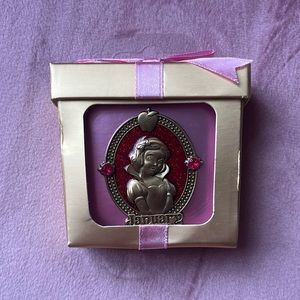 NWT Disney Parks birthstone collection pin. Snow White january garnet